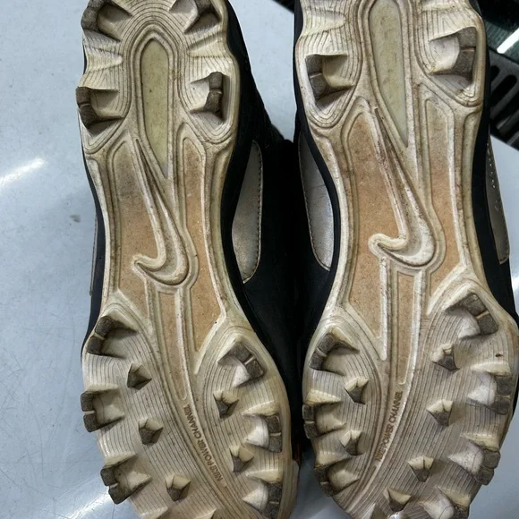 Jordan 12 Molded Cleats - Picture 3 of 6